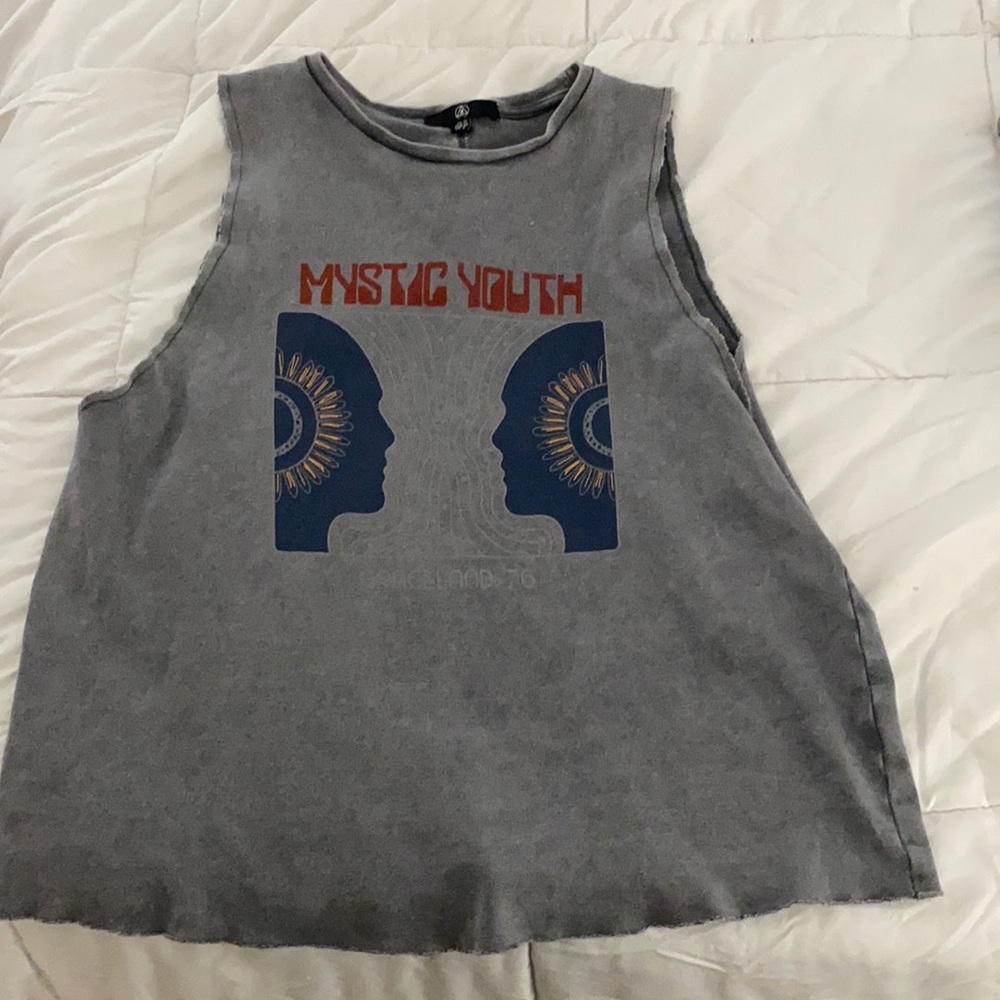 Graphic tee